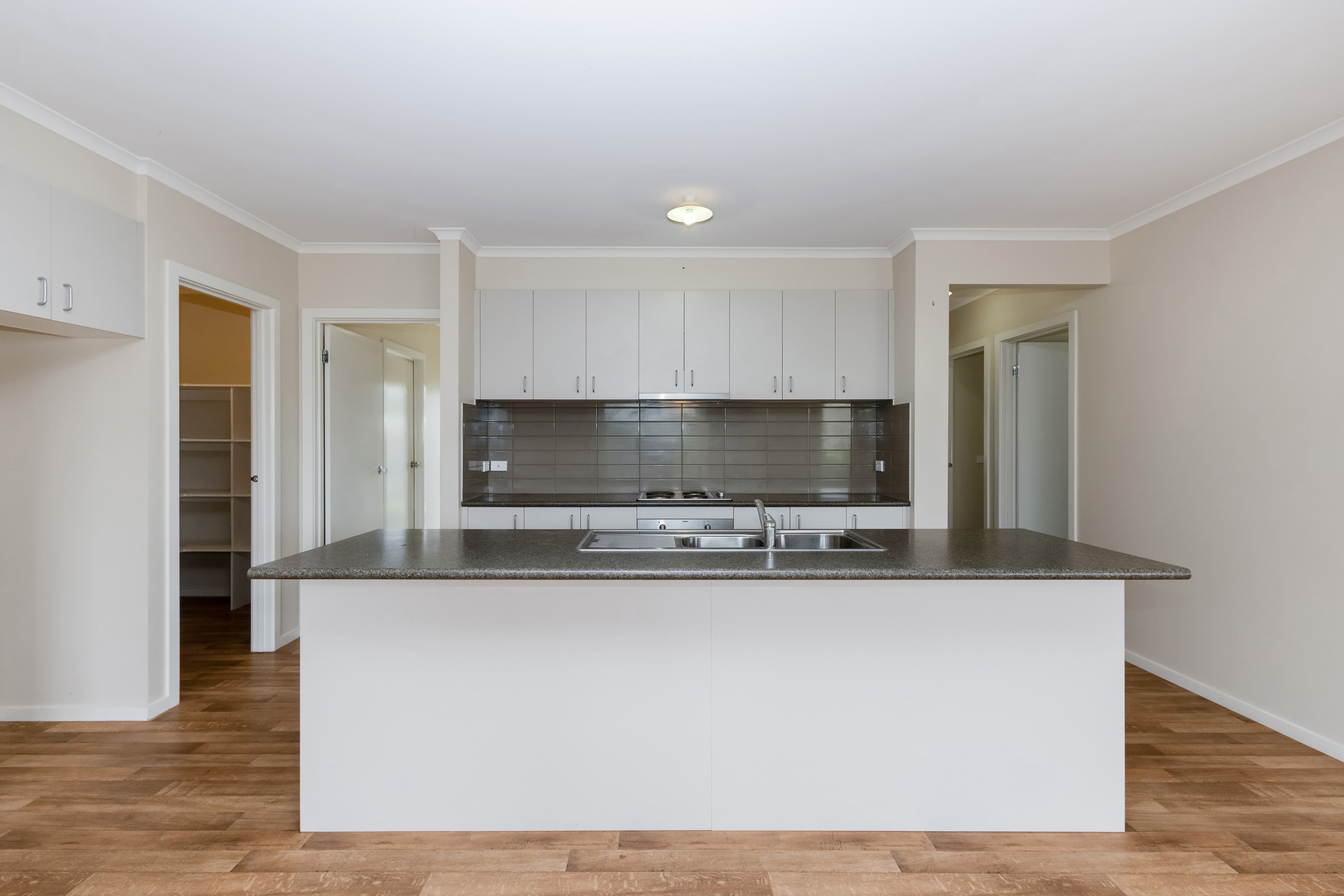 6 Cooke Street, ELPHINSTONE, VIC 3448, Elphinstone - Thumbnail 2
