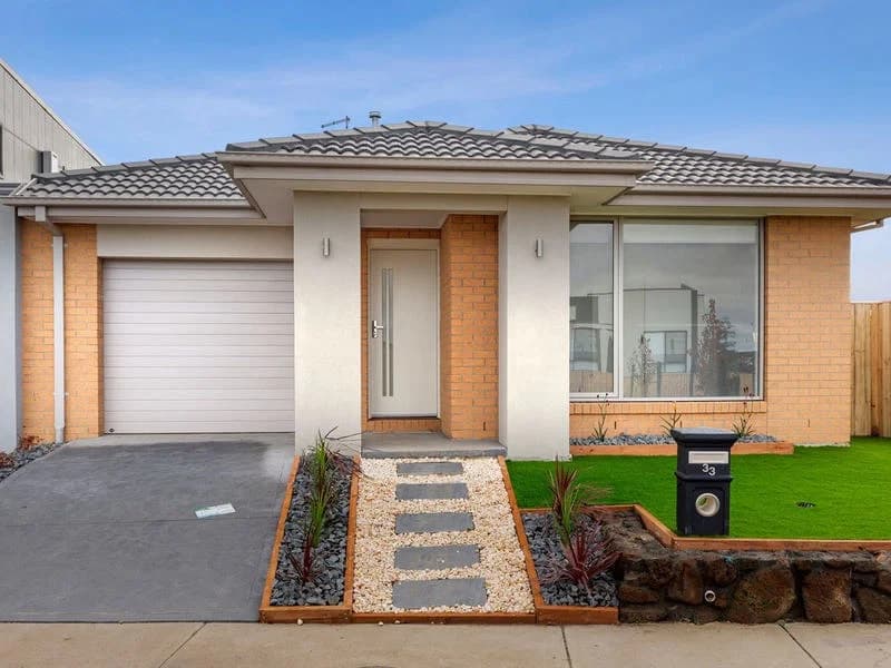 33 Beaumont Avenue,CHARLEMONT, Charlemont - Image 1