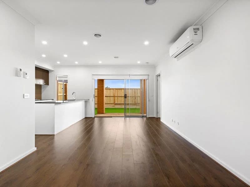33 Beaumont Avenue,CHARLEMONT, Charlemont - Thumbnail 2