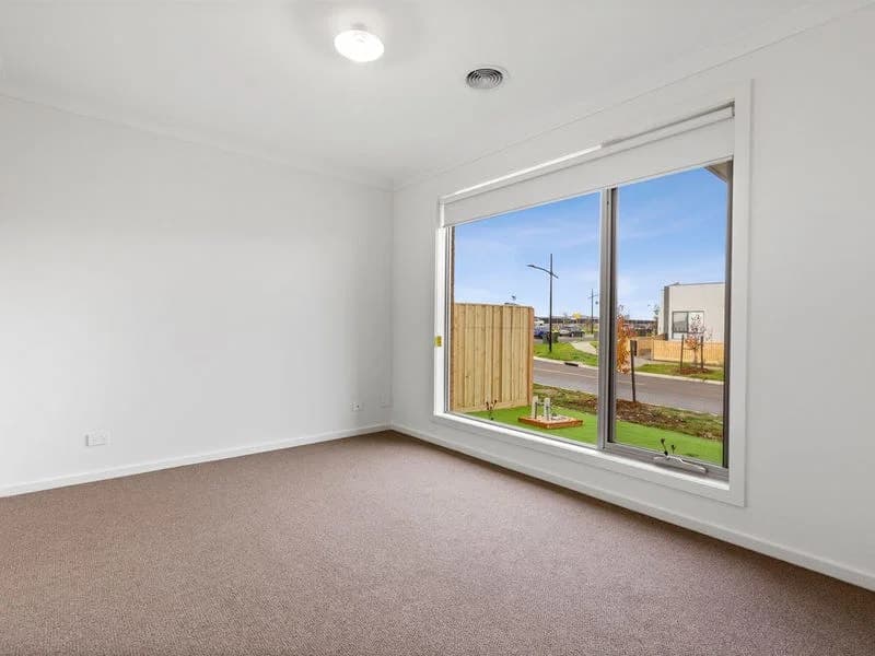 33 Beaumont Avenue,CHARLEMONT, Charlemont - Thumbnail 4