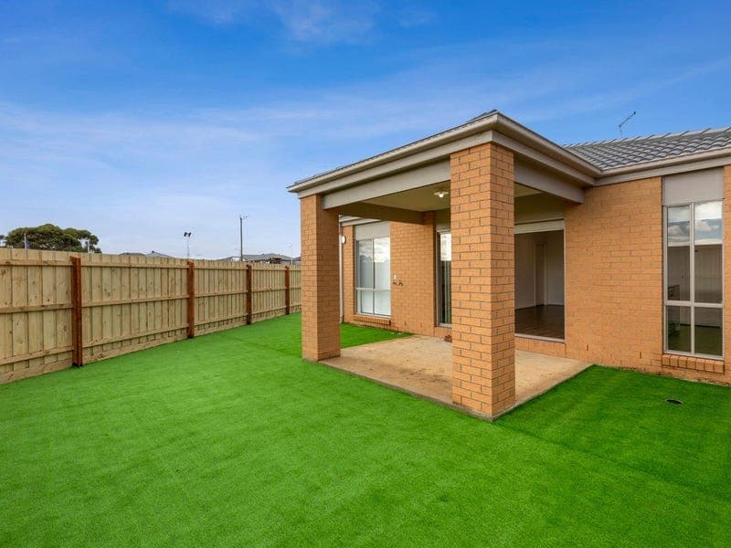 33 Beaumont Avenue,CHARLEMONT, Charlemont - Thumbnail 6