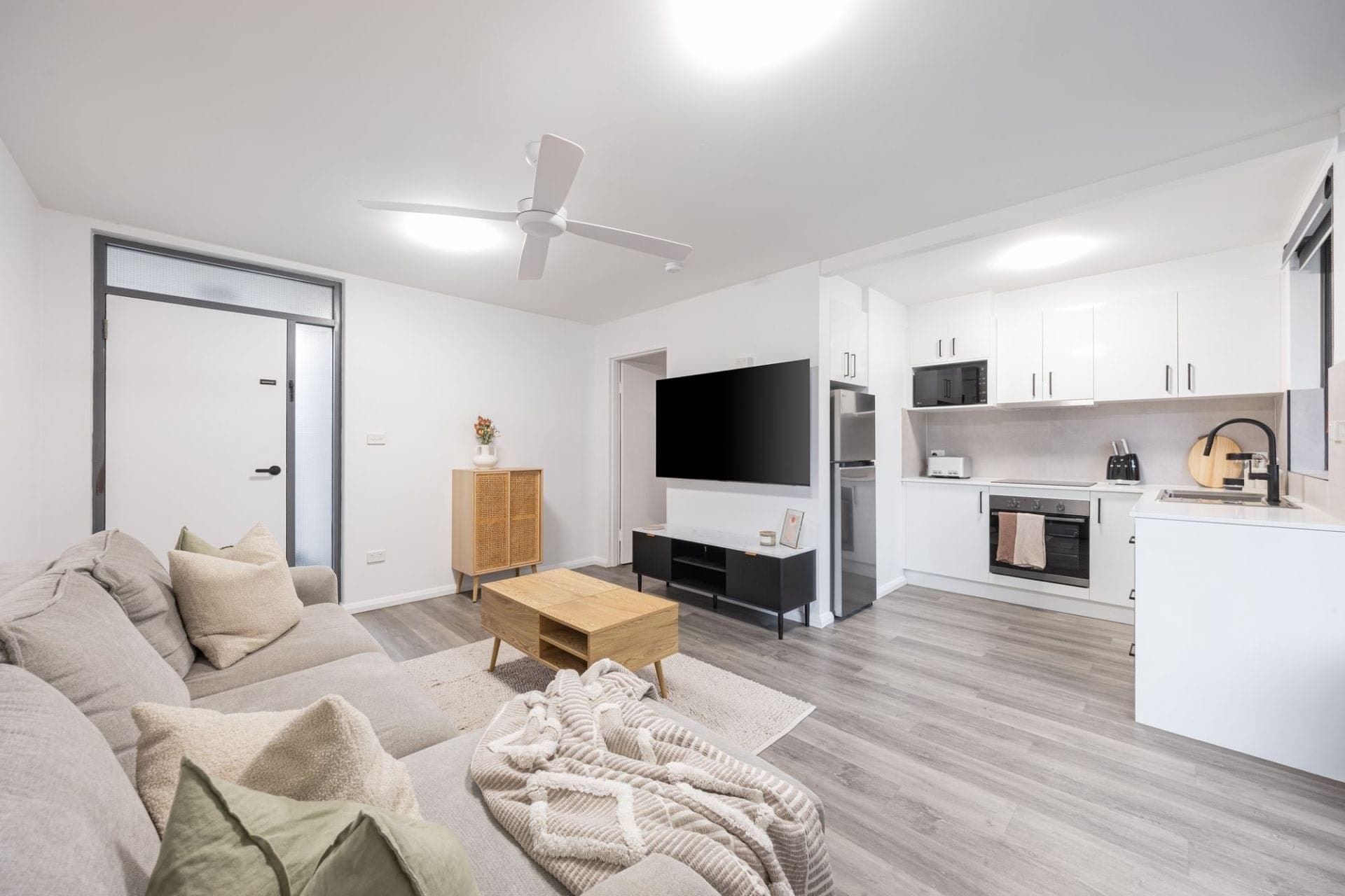 44/1 Oxley Street, Griffith, Griffith - Image 1