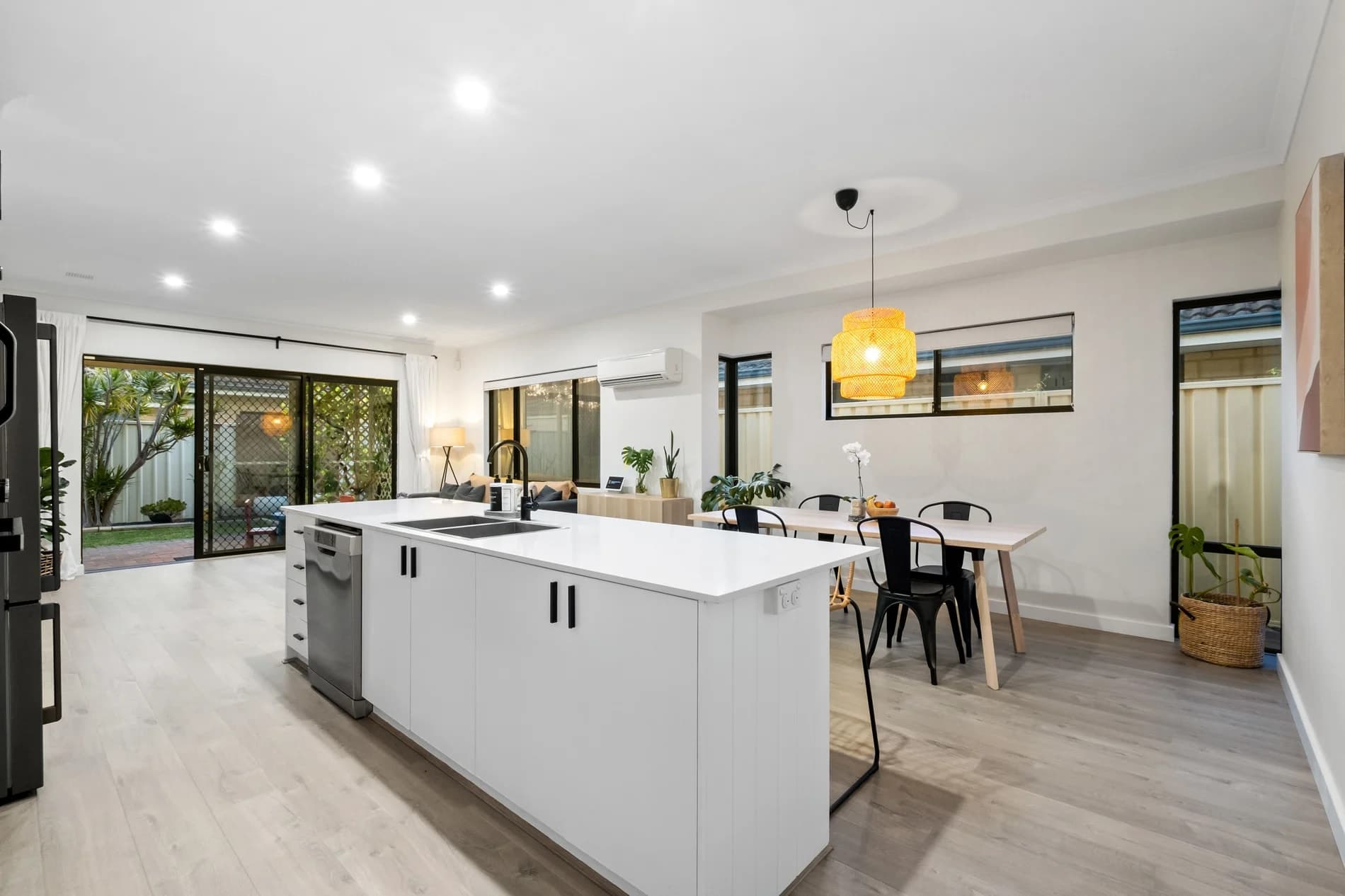 53/133 Lincoln Street, PERTH WA 6000, Perth - Thumbnail 2
