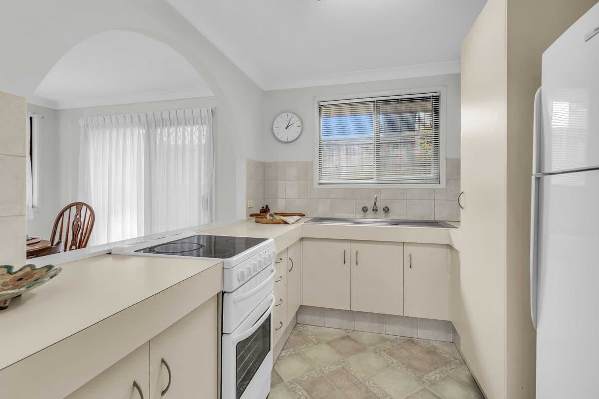 2/6 Walker Avenue, Palm Beach QLD 4221, Palm Beach - Thumbnail 3