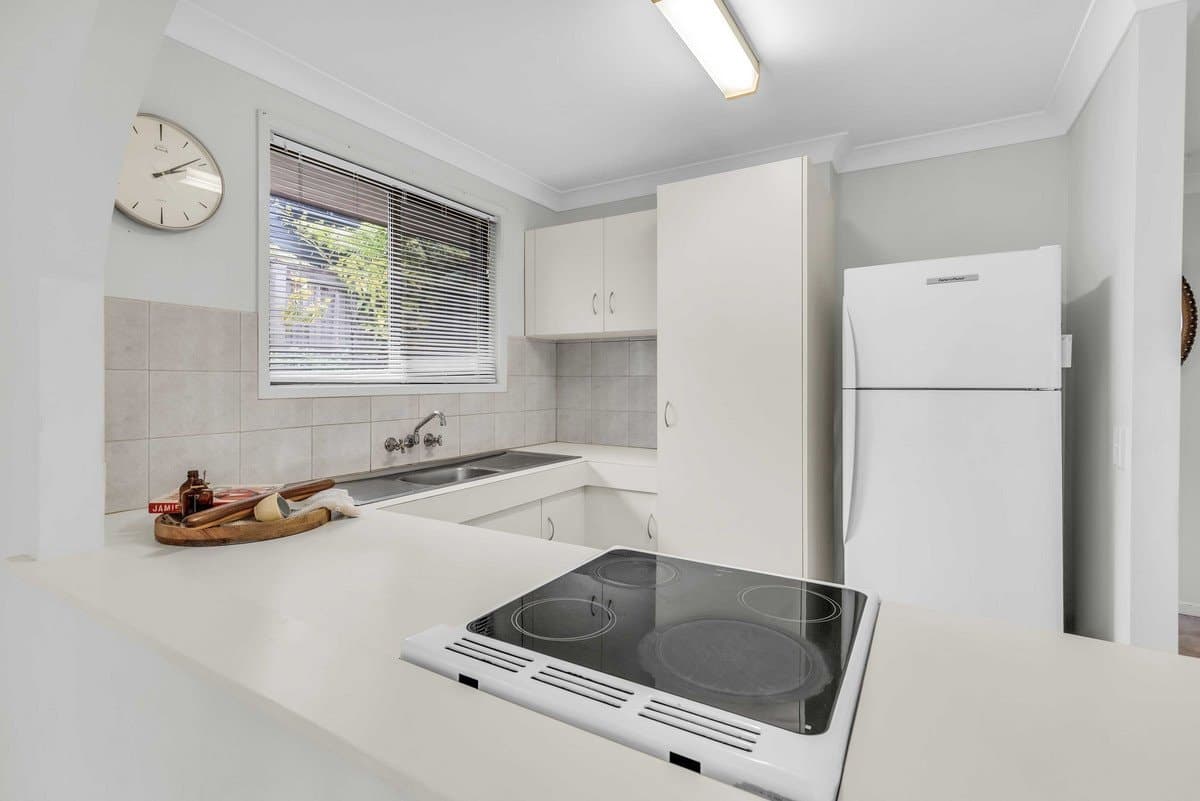 2/6 Walker Avenue, Palm Beach QLD 4221, Palm Beach - Thumbnail 4