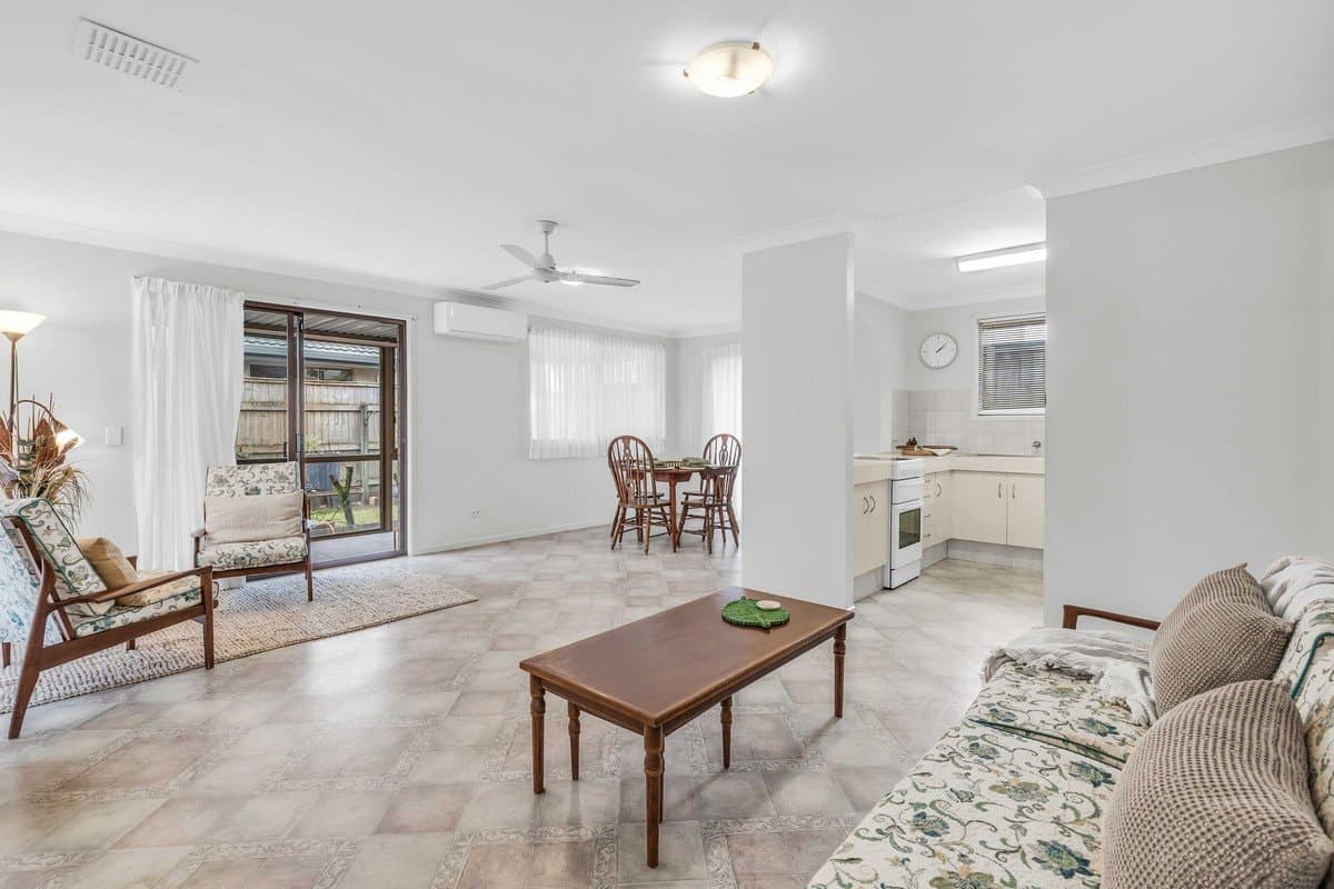 2/6 Walker Avenue, Palm Beach QLD 4221, Palm Beach - Thumbnail 6