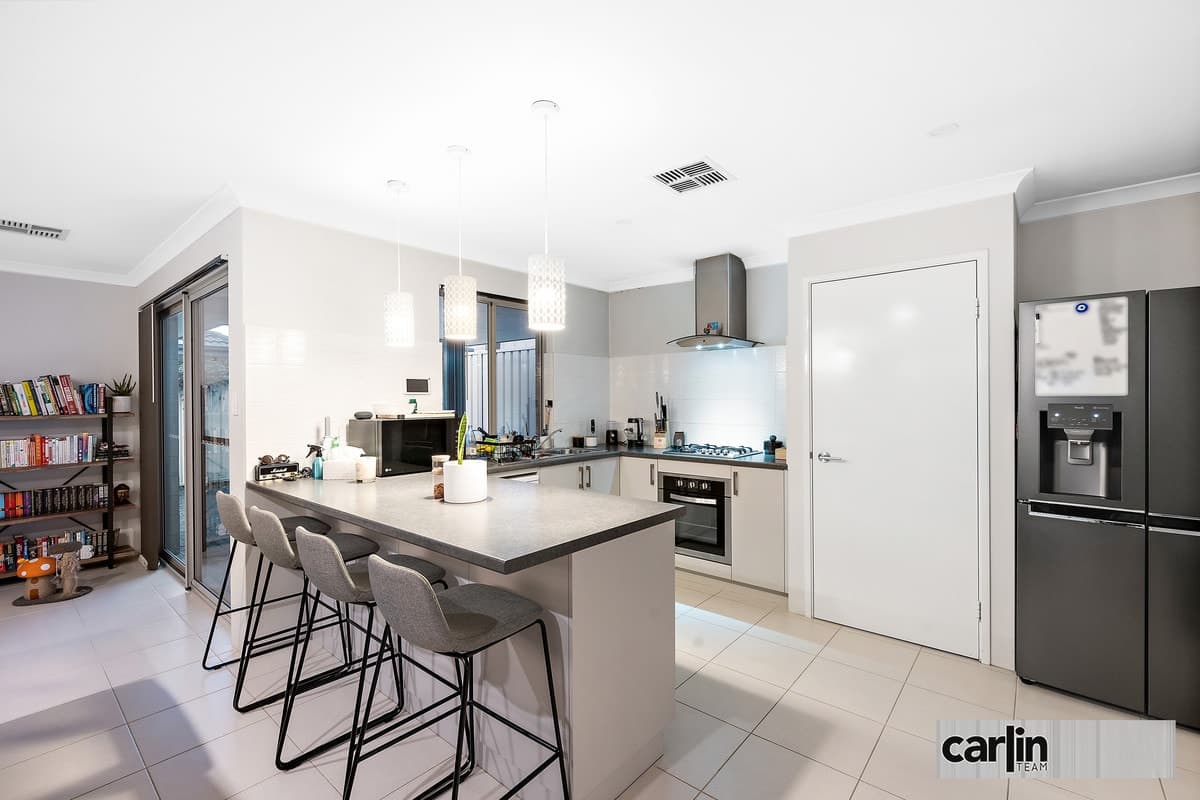 19 Greenwich Way, SUCCESS, Success - Thumbnail 2