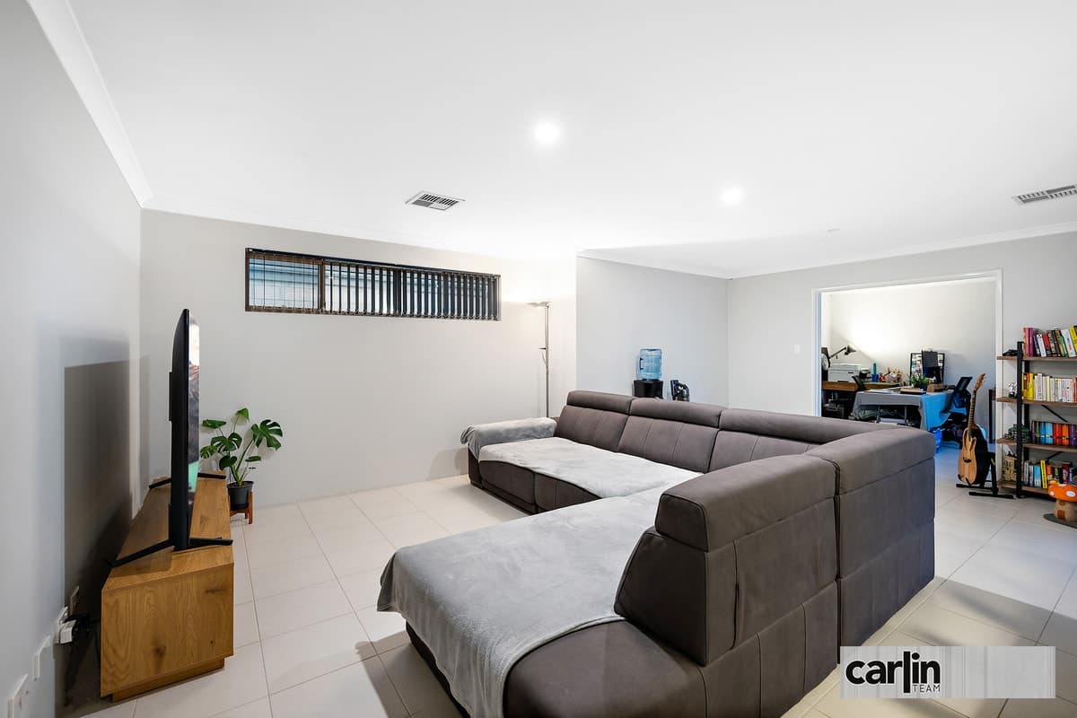 19 Greenwich Way, SUCCESS, Success - Thumbnail 3