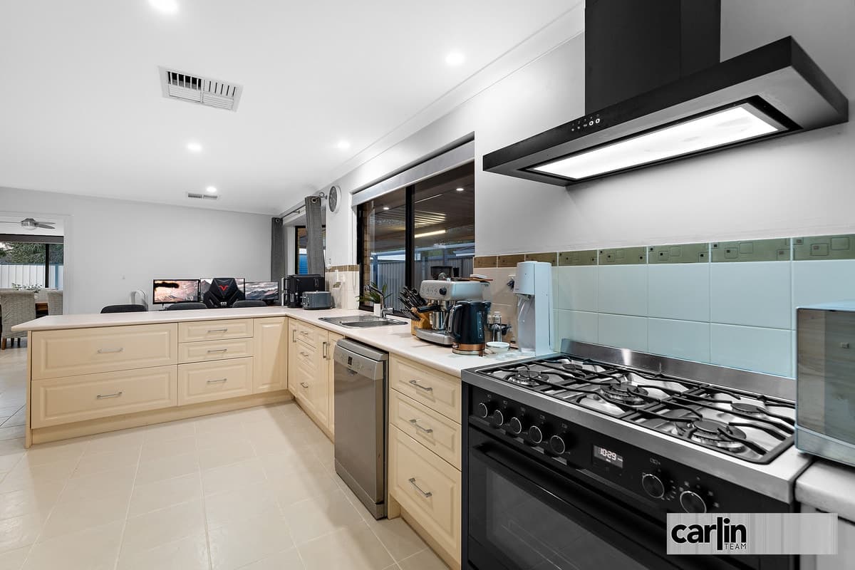 24 Whiteman Crescent, BERTRAM, Bertram - Thumbnail 3