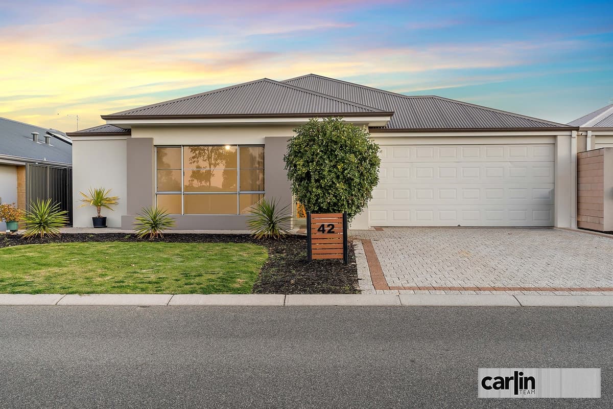 42 Sunstone Boulevard, TREEBY, Treeby - Image 1
