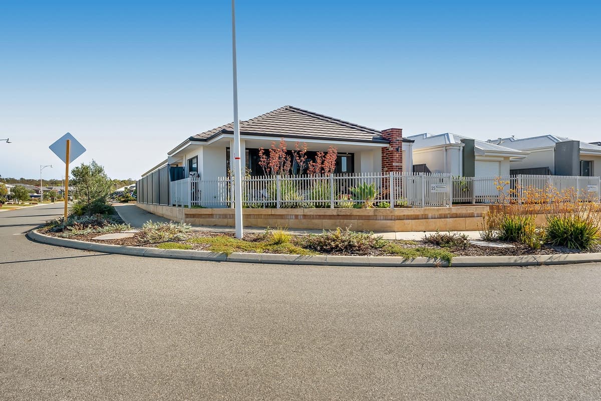 25 Dickerson Loop, HAMMOND PARK, Hammond Park - Image 1