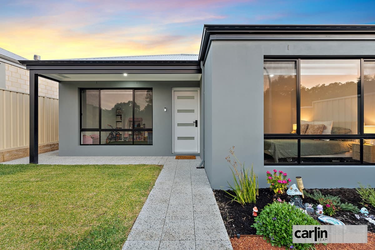 16 Montclair Crescent, SUCCESS, Success - Image 1