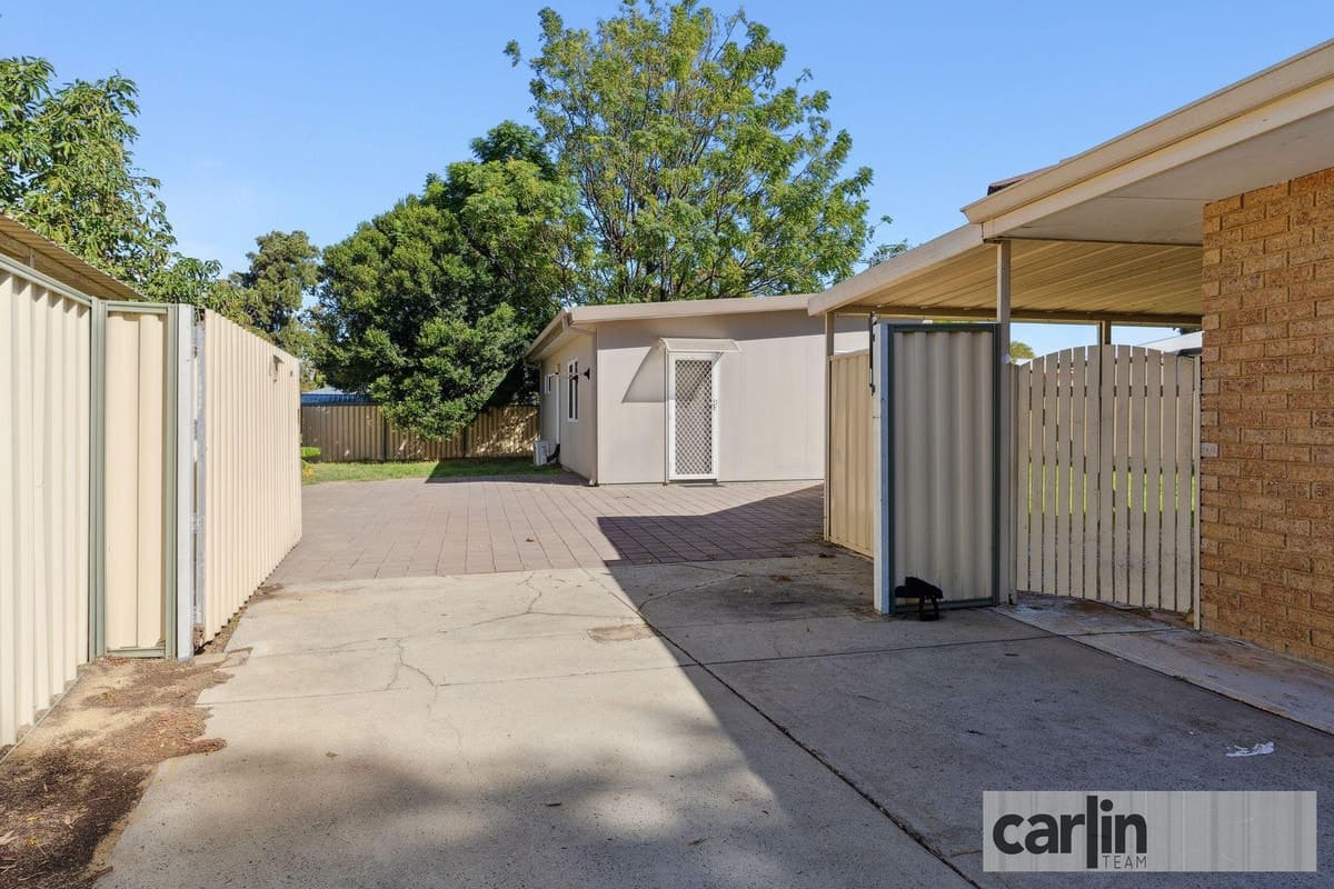 27 Chadwick Parade, BROOKDALE, Brookdale - Thumbnail 2