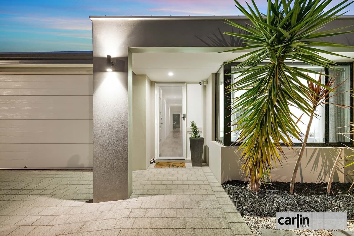 17 Mcphee Road, HAMMOND PARK, Hammond Park - Thumbnail 2