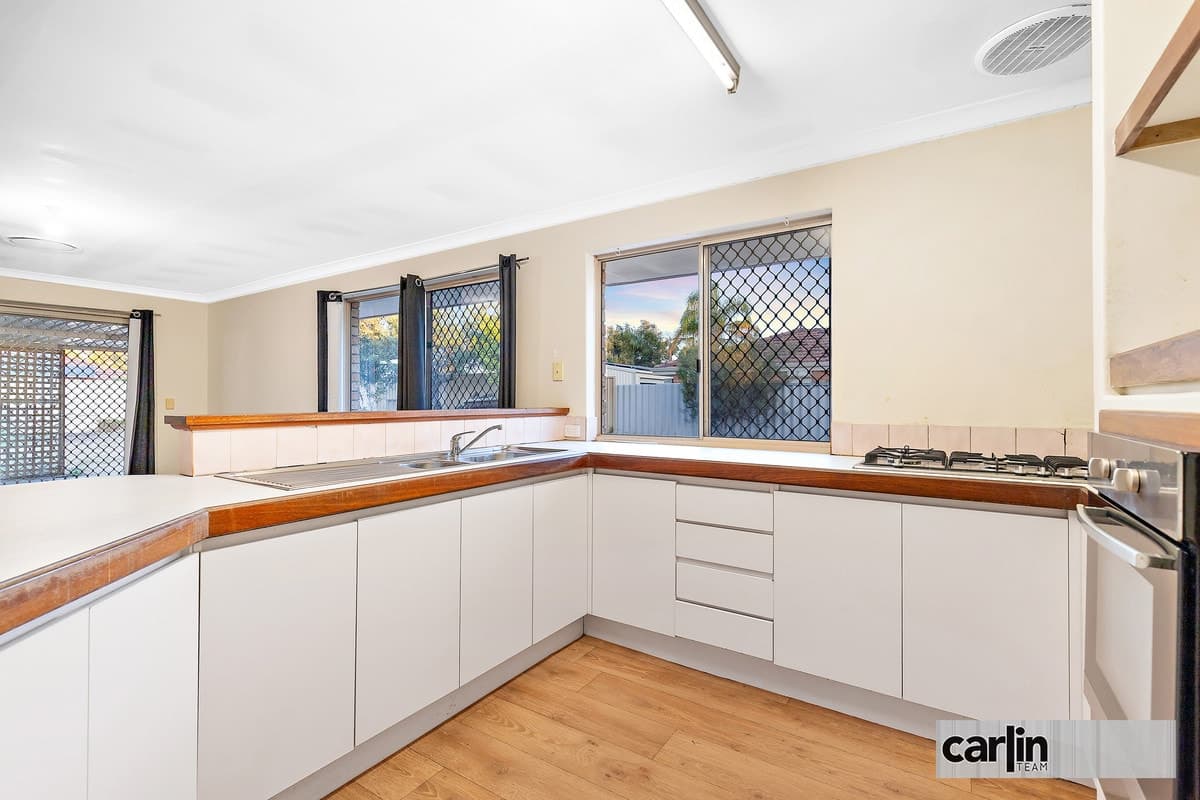 79 Discovery Crescent, PORT KENNEDY, Port Kennedy - Thumbnail 2