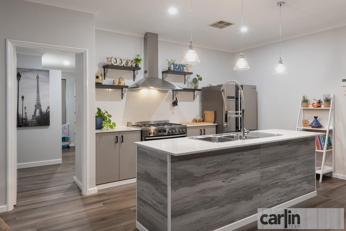 11 Stillwater Drive, BALDIVIS, Baldivis - Thumbnail 2
