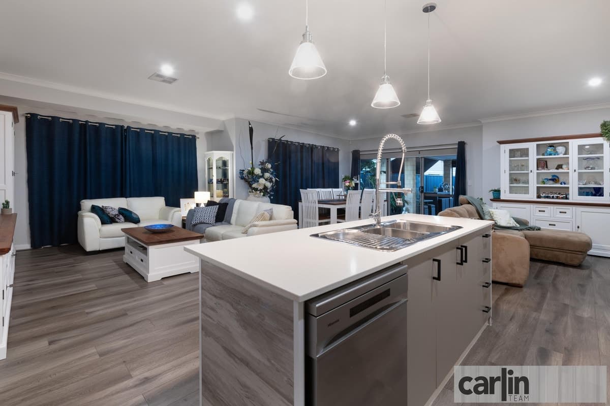 11 Stillwater Drive, BALDIVIS, Baldivis - Thumbnail 3