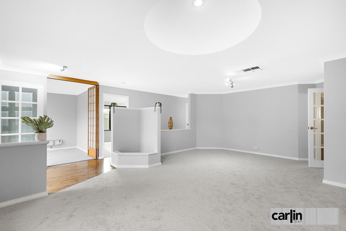 13 Dalewood Gardens, MEADOW SPRINGS, Meadow Springs - Thumbnail 2