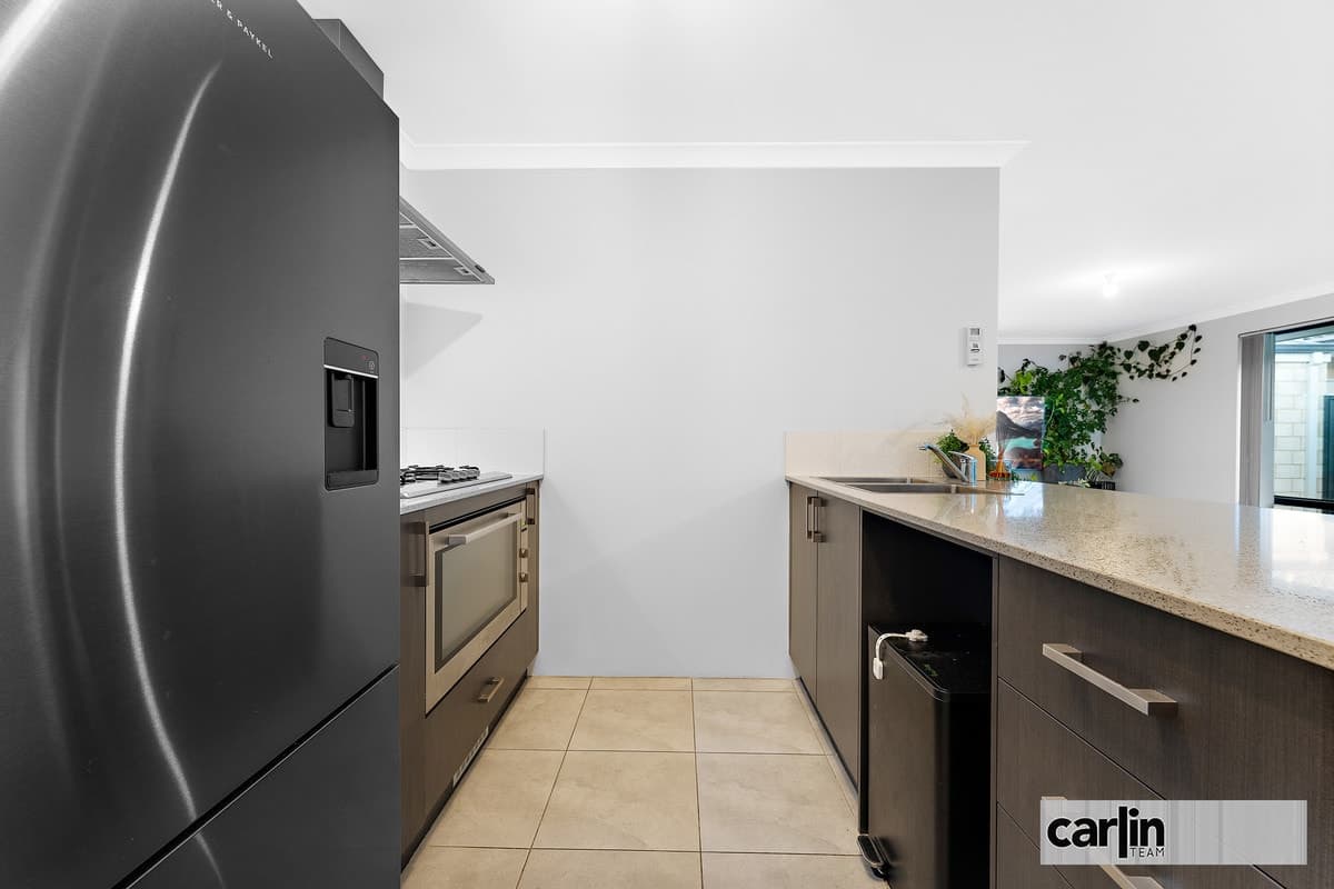 67 Indigo Bend, WELLARD, Wellard - Thumbnail 2