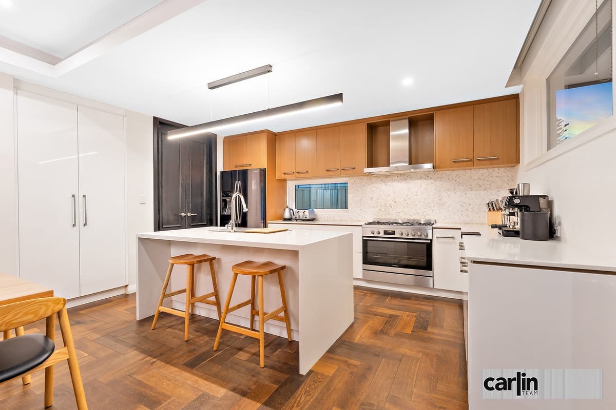 24b Leverburgh Street, ARDROSS, Ardross - Thumbnail 2