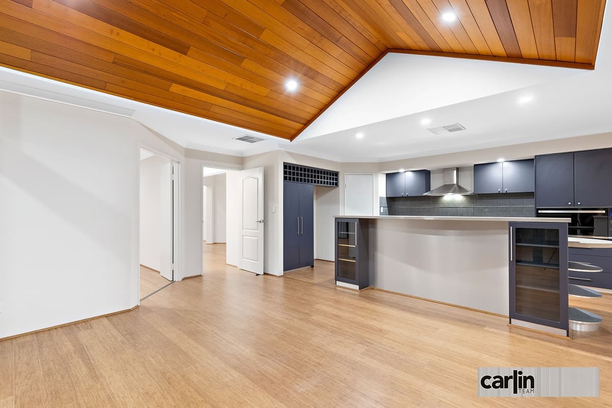 1 Plumwood Avenue, HAMMOND PARK, Hammond Park - Thumbnail 2
