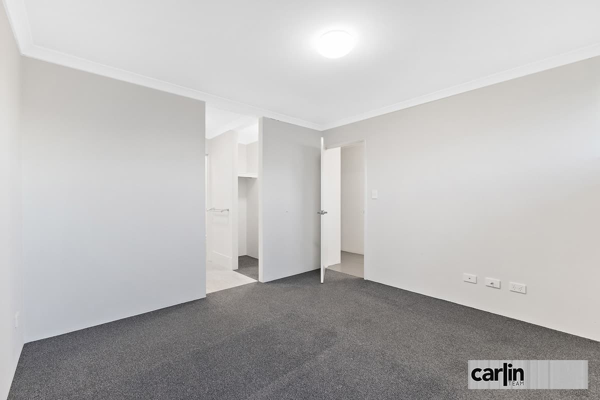 39 Melbourne Loop, HAMMOND PARK, Hammond Park - Thumbnail 3