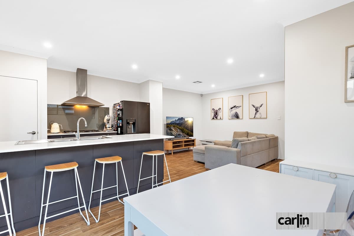 17 Duxbury Loop, WELLARD, Wellard - Thumbnail 2