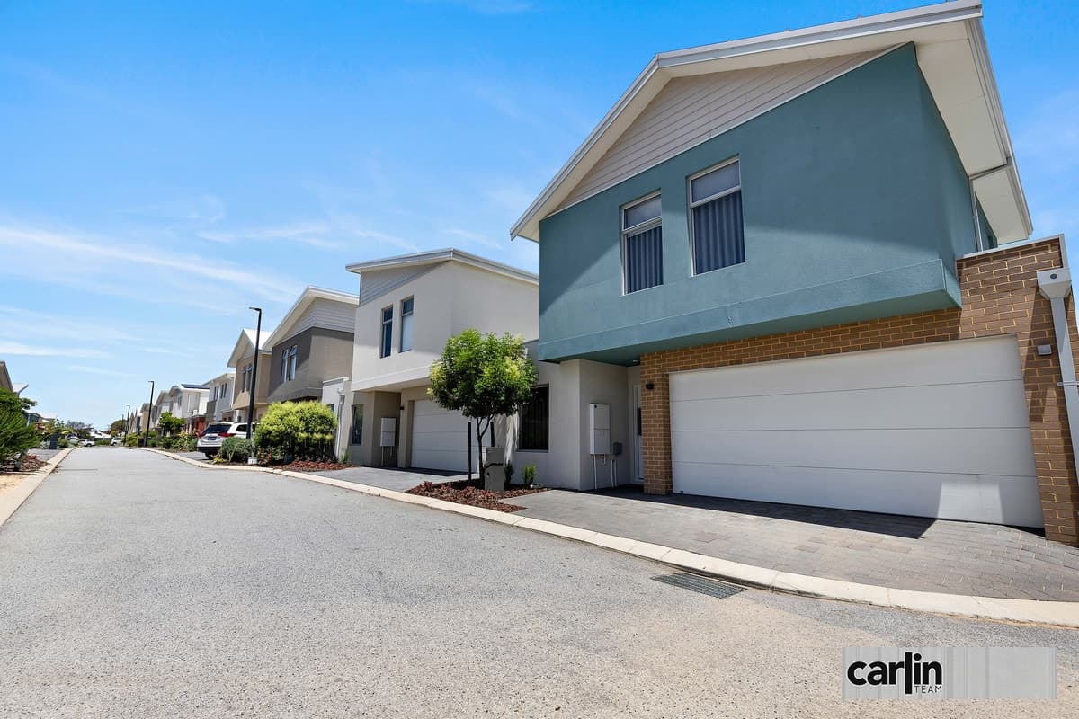 31 Minigwal Loop, HAMMOND PARK, Hammond Park - Image 1