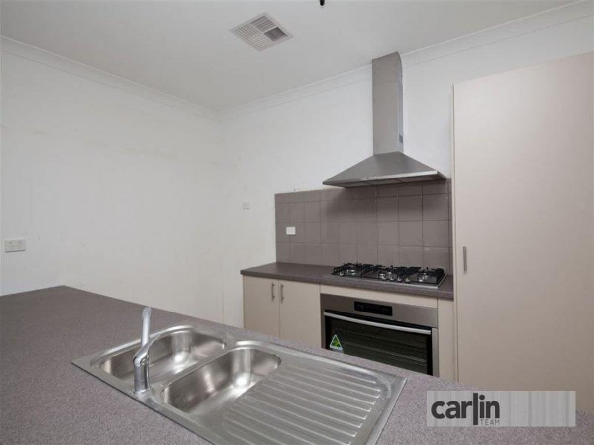 8 Walden Street, WELLARD, Wellard - Thumbnail 2