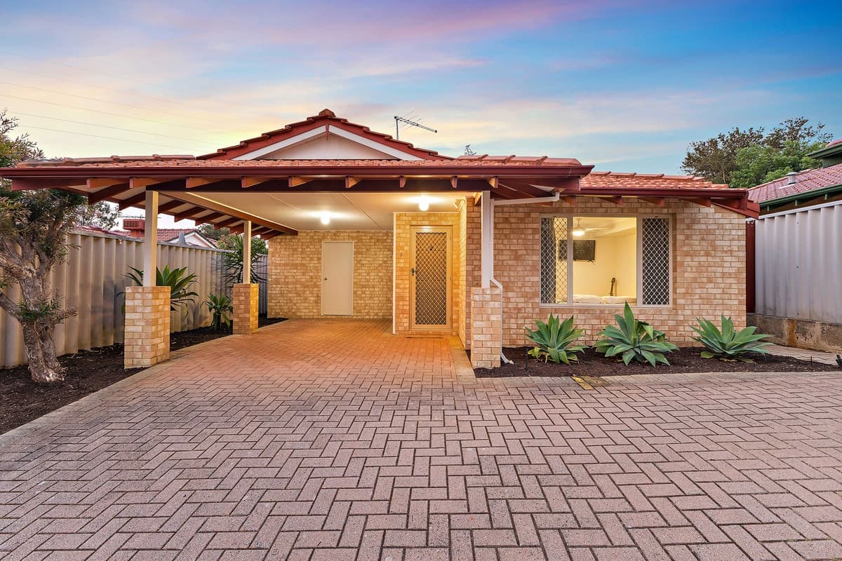 8/104 Forrest Road, HAMILTON HILL, Hamilton Hill - Image 1