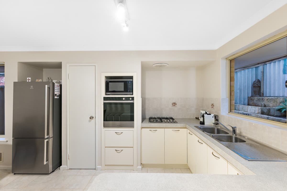 8/104 Forrest Road, HAMILTON HILL, Hamilton Hill - Thumbnail 2