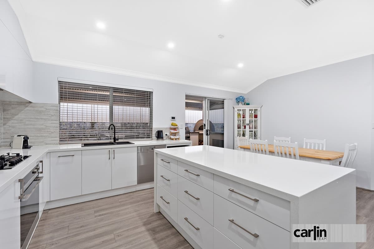8 Lakeridge Drive, COCKBURN CENTRAL, Cockburn Central - Thumbnail 3