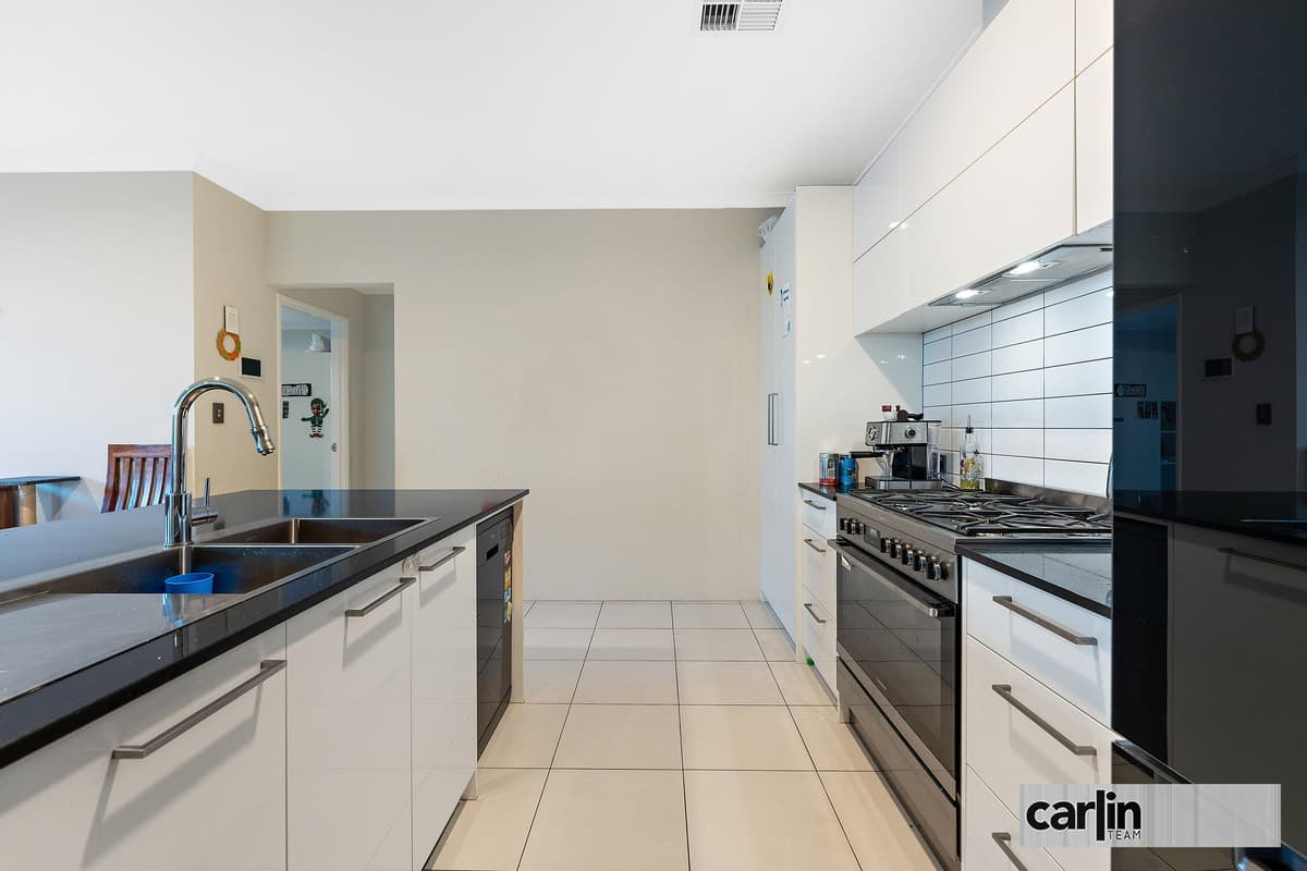 12 Hinckley Street, PARMELIA, Parmelia - Thumbnail 3