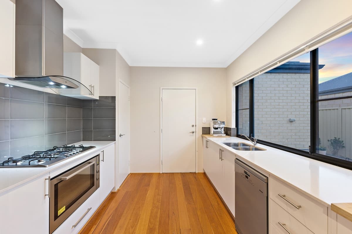 20 Buncrana View, SOUTHERN RIVER, Southern River - Thumbnail 2