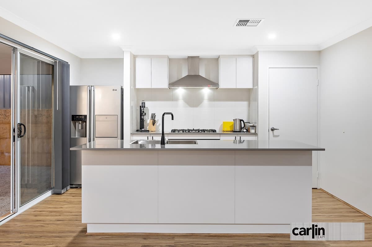 28 Ebrington Road, WELLARD, Wellard - Thumbnail 2