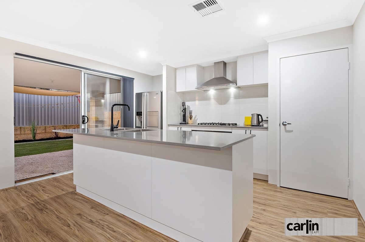 28 Ebrington Road, WELLARD, Wellard - Thumbnail 3