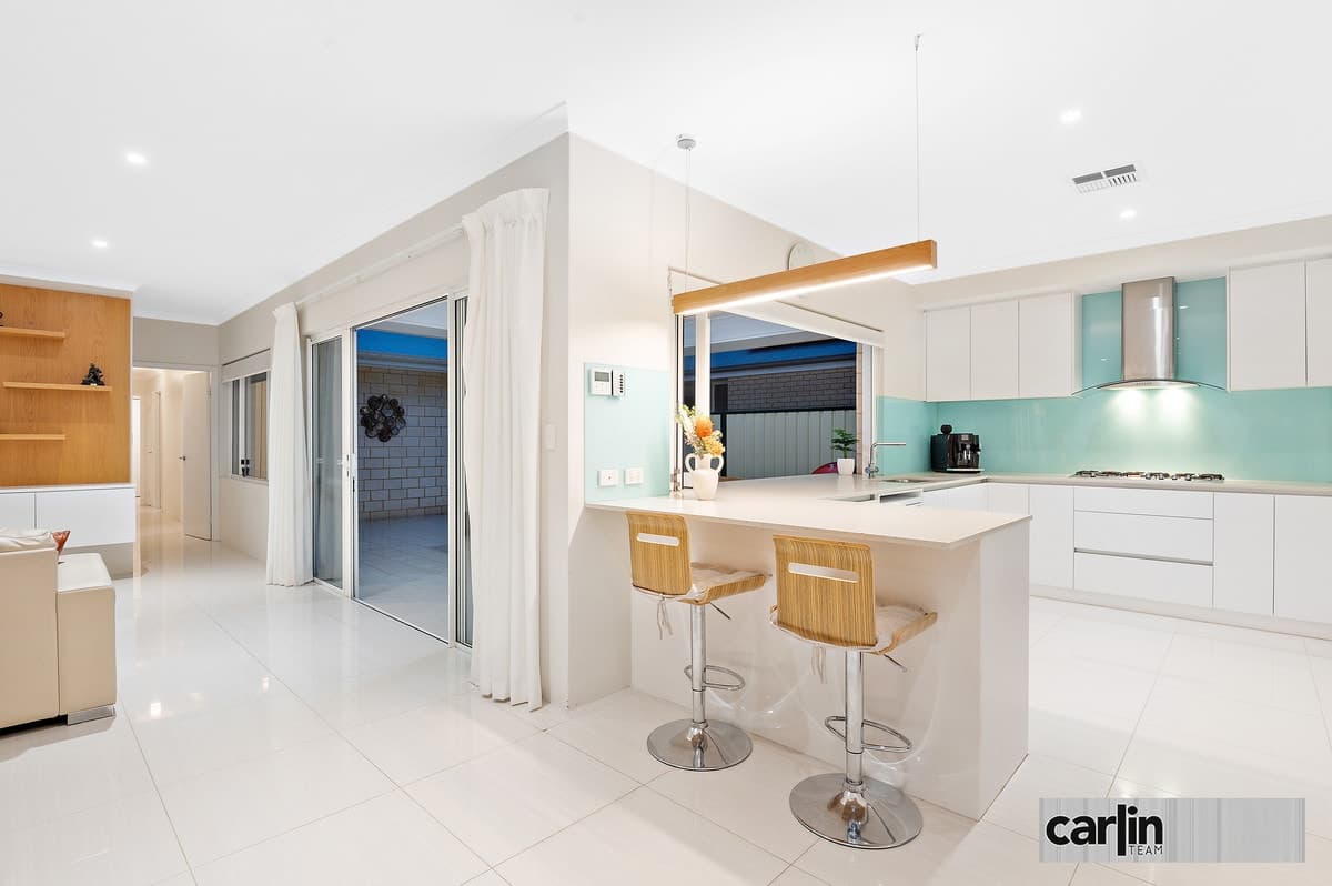 47 Gaebler Road, HAMMOND PARK, Hammond Park - Thumbnail 3