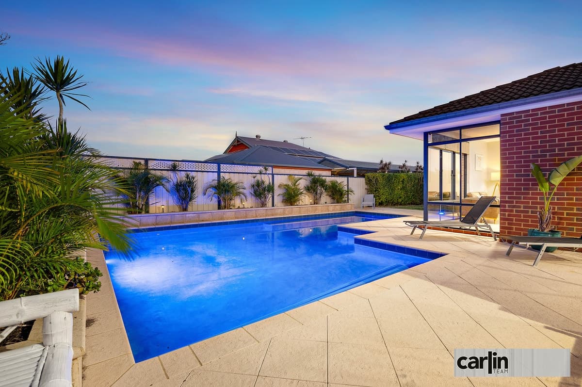 17 Montgomery Drive, SUCCESS, Success - Image 1