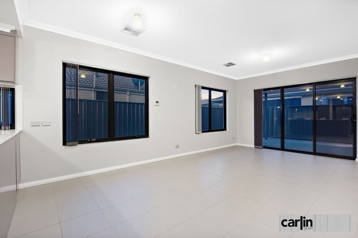98 Mornington Crescent, WANDI, Wandi - Thumbnail 3