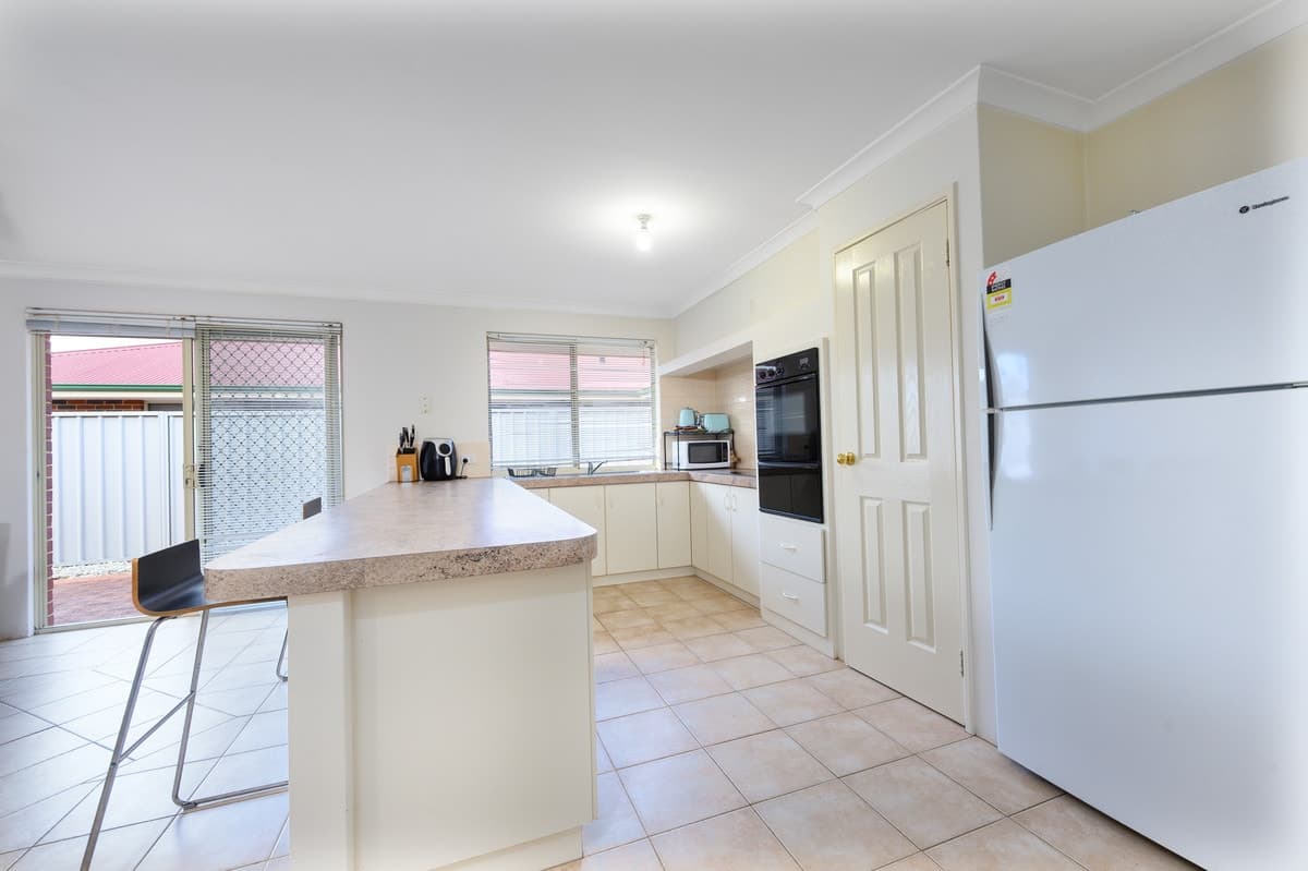 3/11 John Street, COODANUP, Coodanup - Thumbnail 2