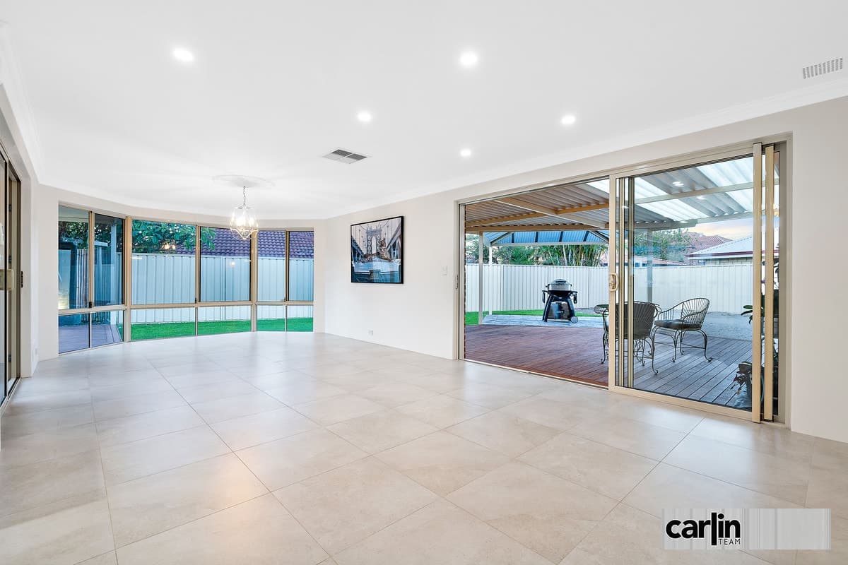 9 Stowe Court, CANNING VALE, Canning Vale - Thumbnail 3