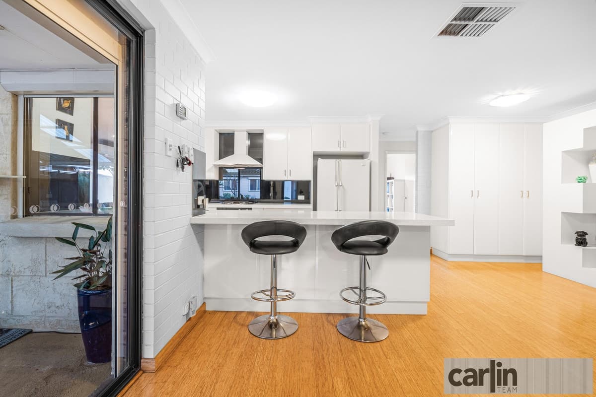 21 San Miguel Drive, LEEMING, Leeming - Thumbnail 3