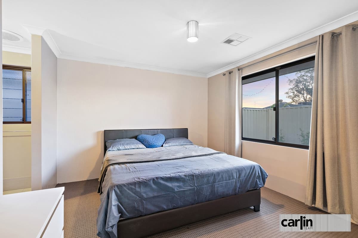 33 Gorringe Street, HAMMOND PARK, Hammond Park - Thumbnail 2