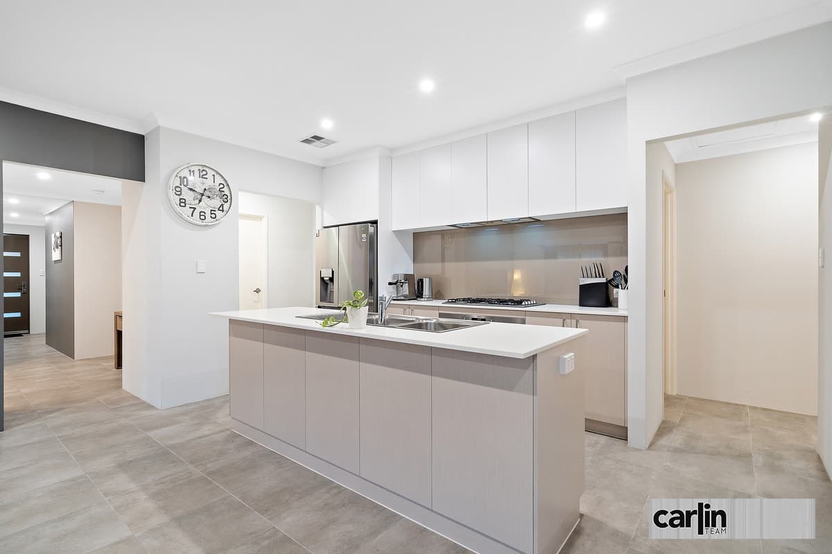 3 Crombie Way, BALDIVIS, Baldivis - Thumbnail 2