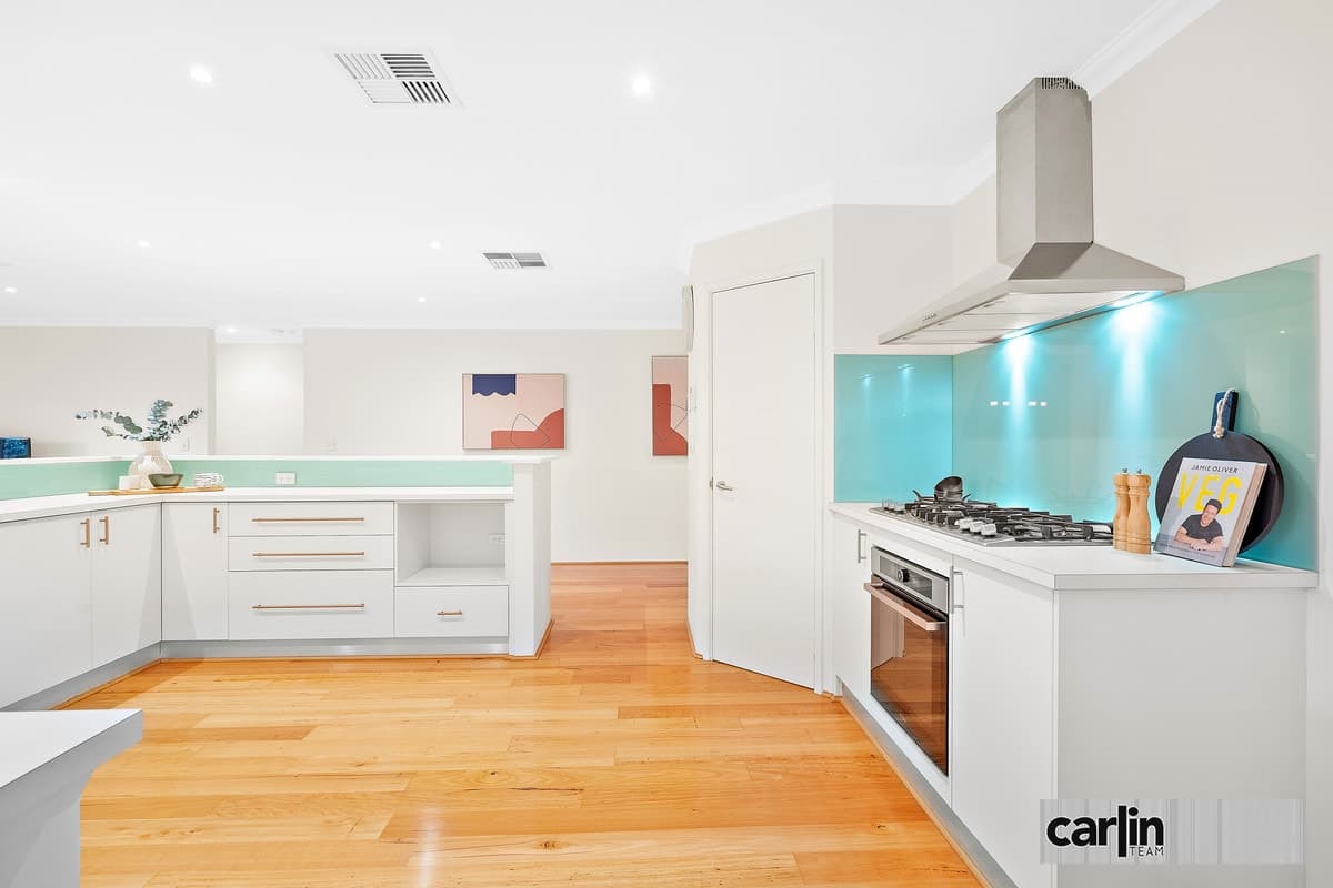 10 Longwood Bend, AUBIN GROVE, Aubin Grove - Thumbnail 3