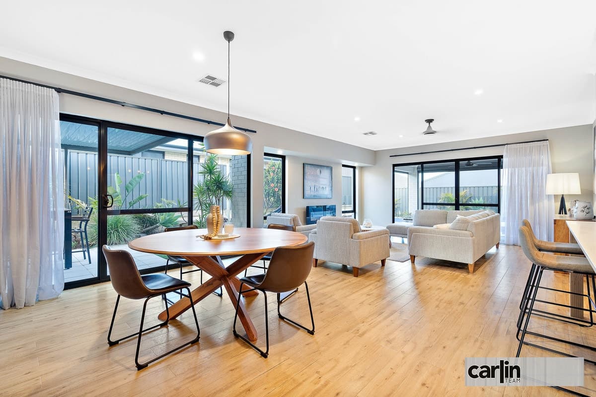 27 Barwon Turn, HAMMOND PARK, Hammond Park - Thumbnail 2
