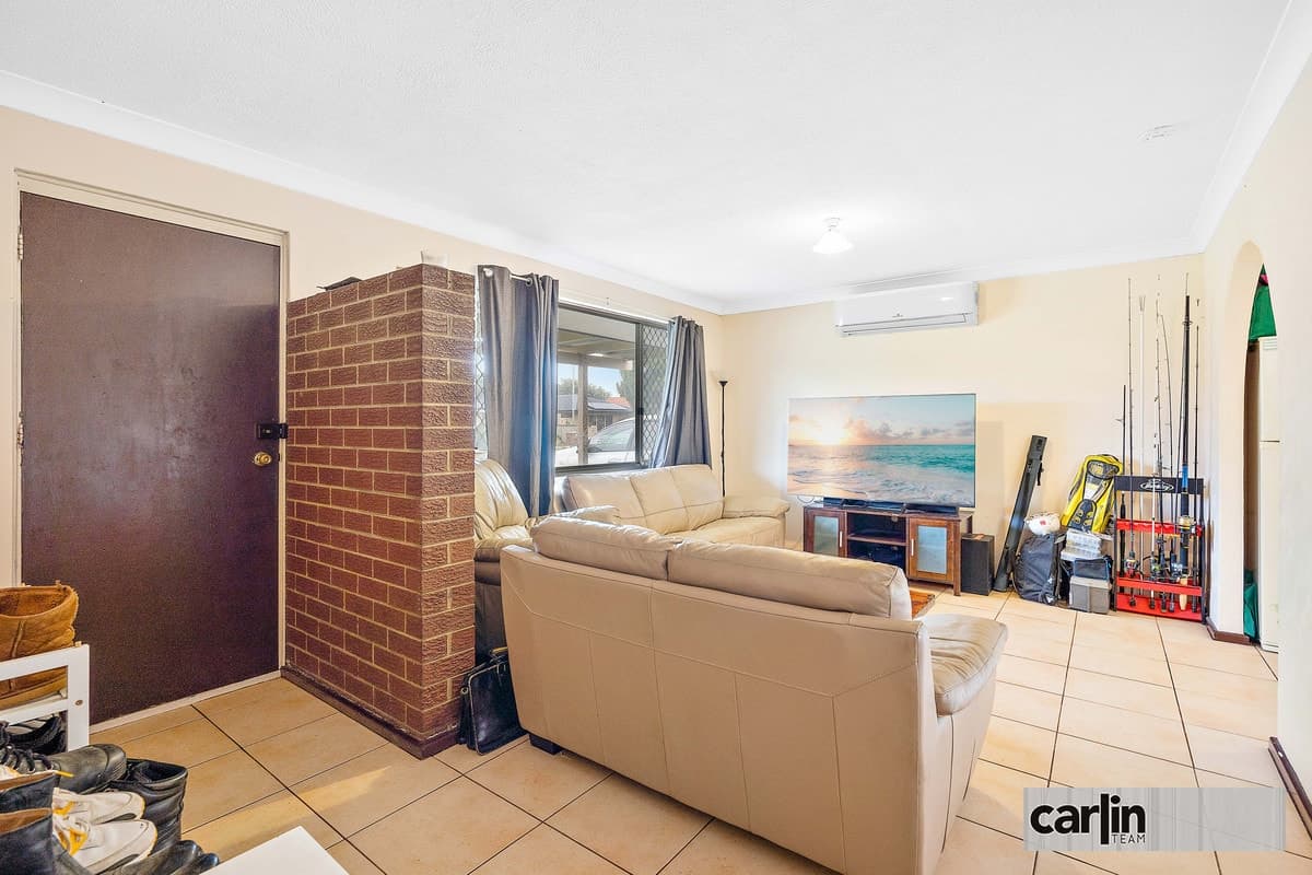 8 Sculptor Close, ROCKINGHAM, Rockingham - Thumbnail 2