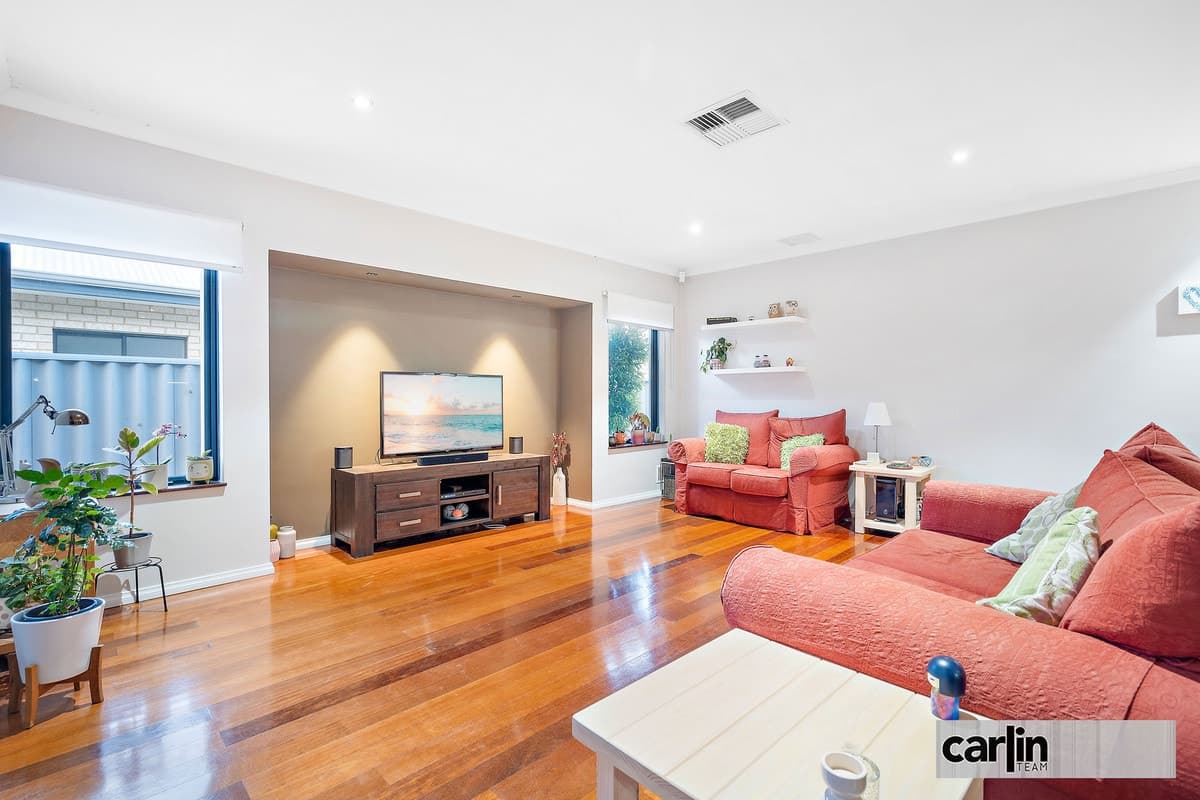 10 Grampian Crescent, AUBIN GROVE, Aubin Grove - Thumbnail 3