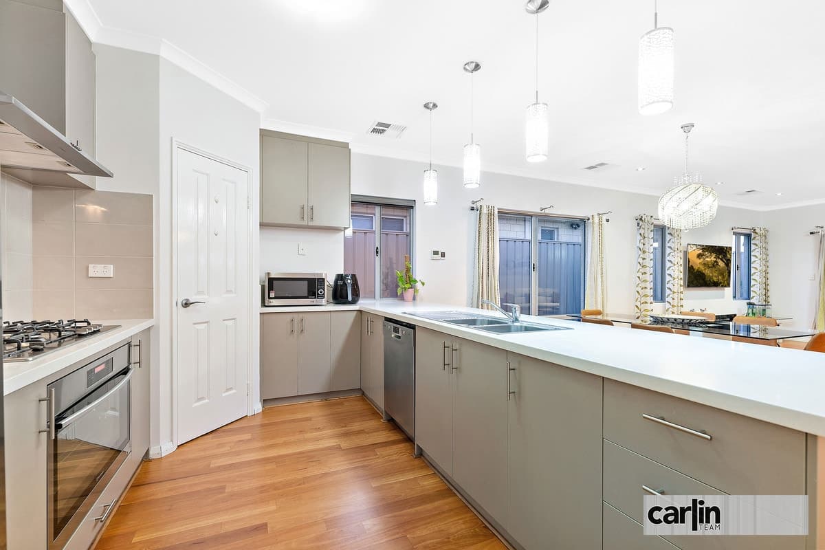 8 Howe Street, BEELIAR, Beeliar - Thumbnail 2