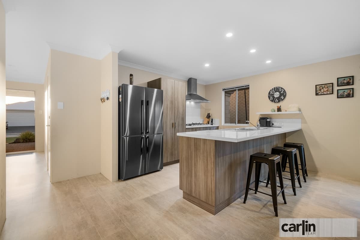 18 Celestine Avenue, WELLARD, Wellard - Thumbnail 2